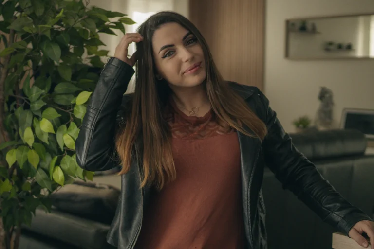 Portrait d'Emmanuelle Weber community manager, créatrice de Hello Fox - Communication Digitale