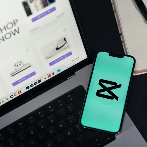 montage de vidéos pour les réseaux sociaux avec capcut par Hello Fox